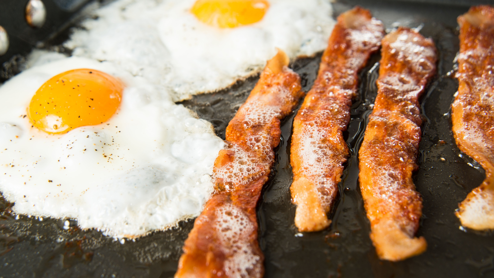 Tłuszcze nasycone wywołują stan zapalny tętnic i płuc już po jednym posiłku