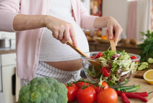 zdjęcie główne_dieta roślinna w ciąży